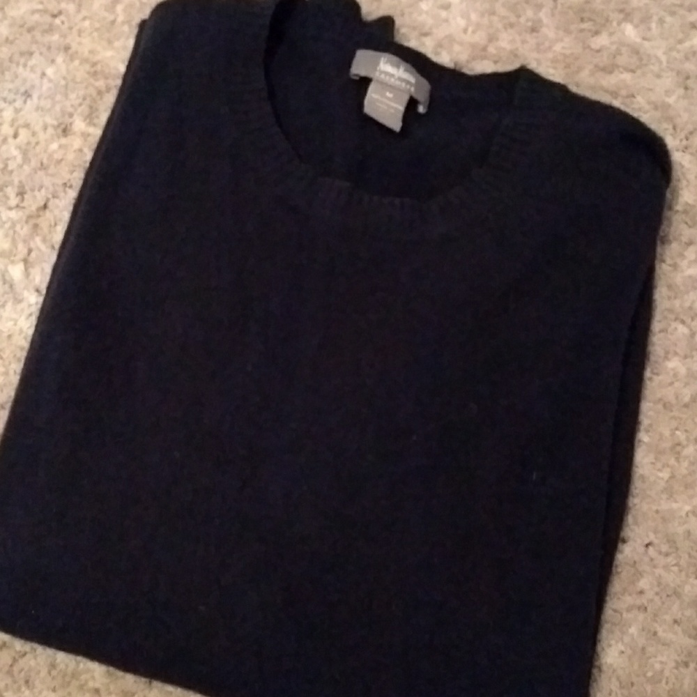 Nieman Marcus 100% Cashmere Sweater Navy M